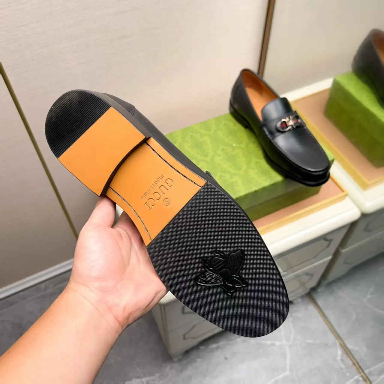 Men's men's shoes 💰460 🆘【GUCCI】Gucci ·🐂里· Hot-selling pea shoes top brand luxury, top quality, the latest fashion pea shoes.. The upper is made of original first-layer cowhide. (Full first-layer water-dyed 🐂 leather·inner). The original stylish and stylish soft rubber wear-resistant and non-slip outsole is light and comfortable on the foot, available in 3 colors! Matching code: 38-44 (customized at 45.46.47)